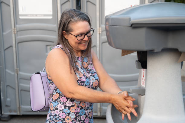 Best Portable bathroom rental  in Jennings, MO